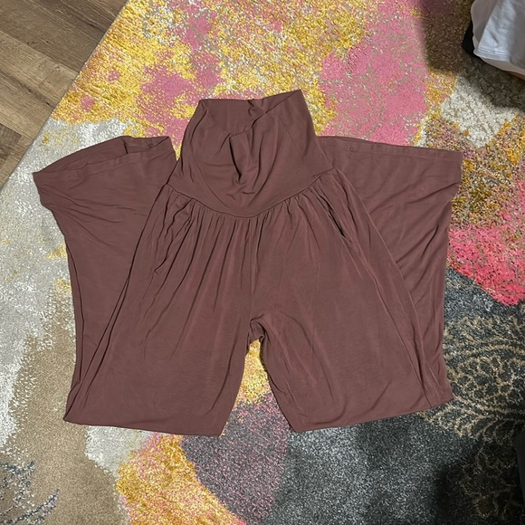 Athleta flared pants - Picture 1 of 2